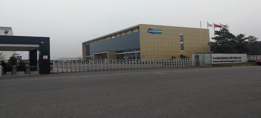 工廠、商務(wù)大樓、工業(yè)園區(qū)、私人企業(yè)、電影院、銀行、政府機(jī)關(guān)、學(xué)校、酒店娛樂場所等清潔外包服務(wù)